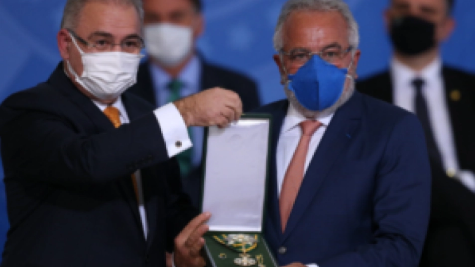 Jorge Kalil recebe Medalha da Ordem do Mérito Médica