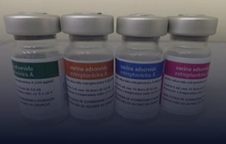 Ensaio clínico de fase I/IIa para avaliação da segurança e imunogenicidade do StreptInCor, uma vacina sintética contra o Streptococcus pyogenes, em voluntários adultos saudáveis.